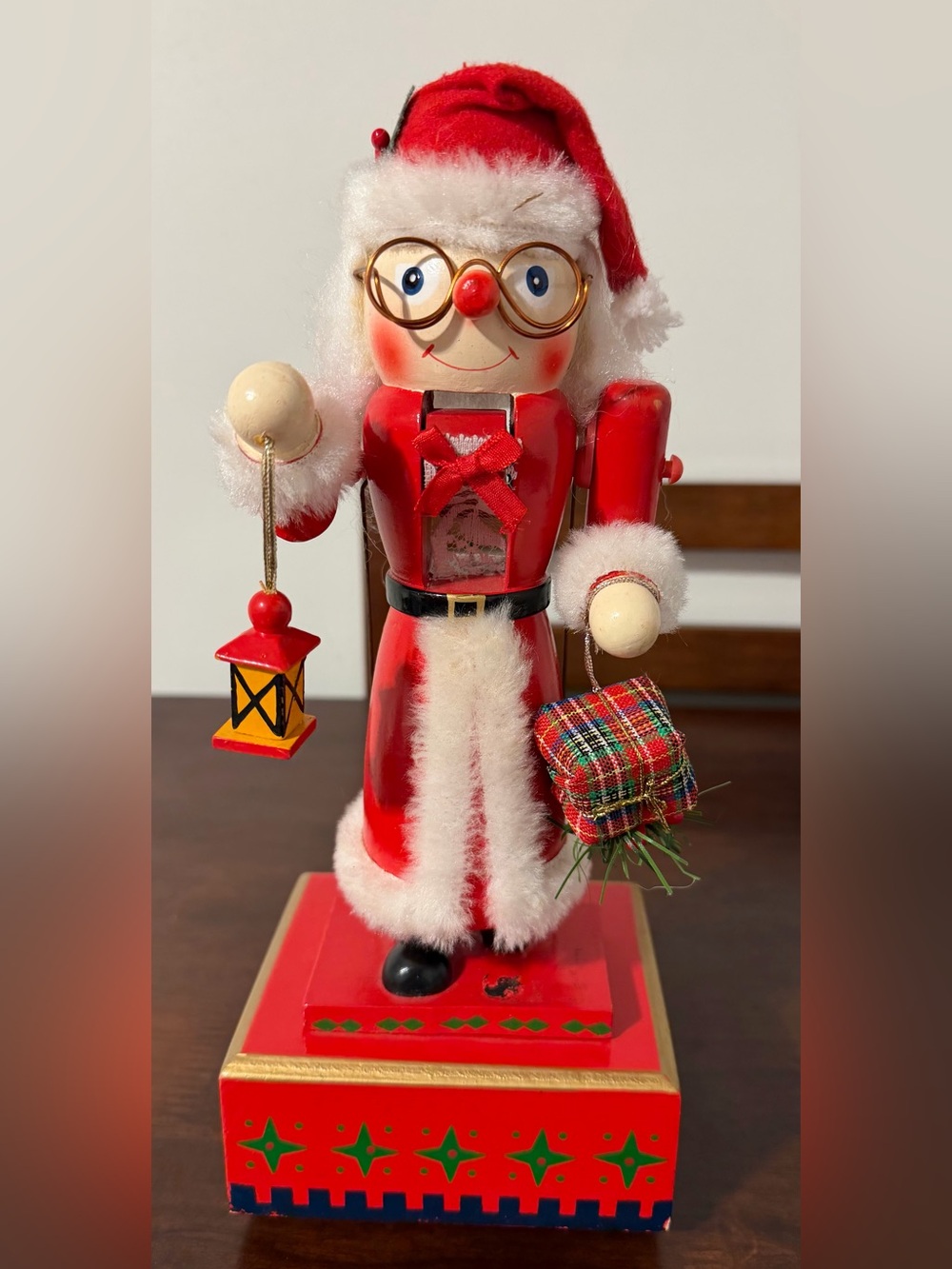 Animated Santa Clause Nutcracker Music Box. We Wish You A Merry Christmas Works!